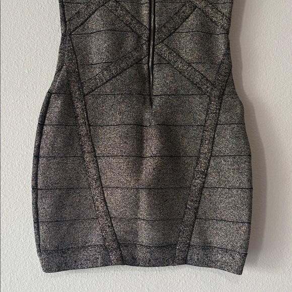 Bebe Lux Women's Bandage Bodycon Sheath Dress with Lurex In black & Gold - Picture 11 of 11